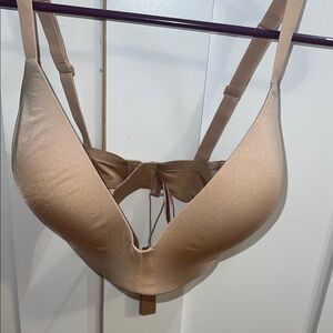 SKIMS Wireless T-Shirt Bra NWT